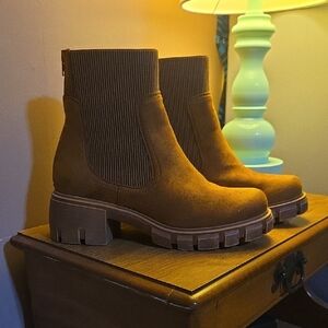 Pierre Dumas Suede Boots